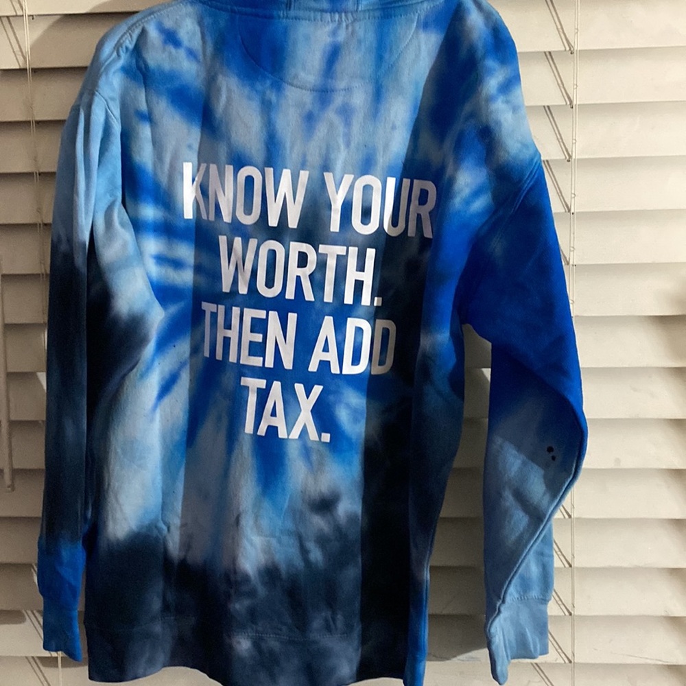 Queen Pullover Sweater (Nwot) - image 2